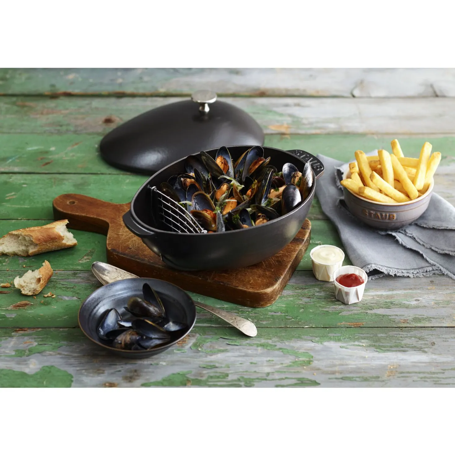 2 qt, Cast Iron, Mussel Pot, Black Matte