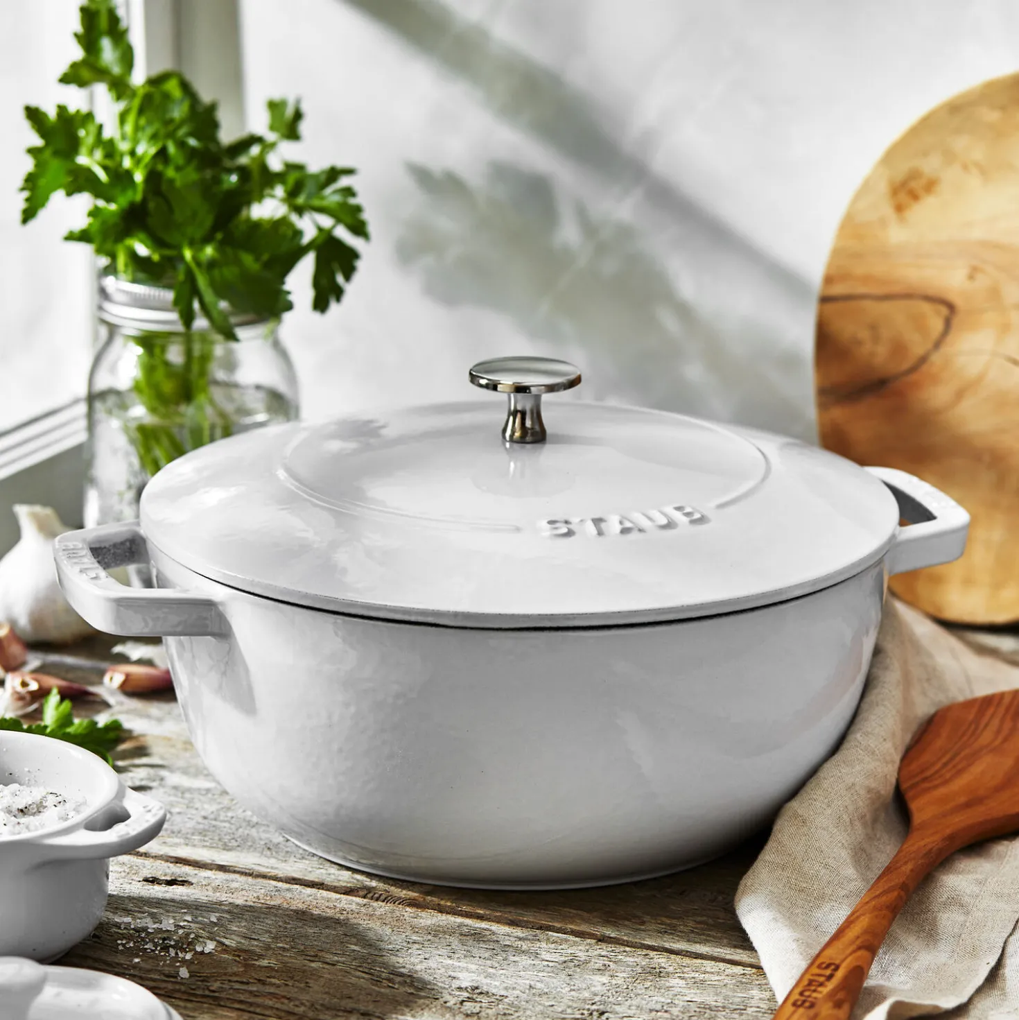 3.75 qt, Essential French Oven, pure-white