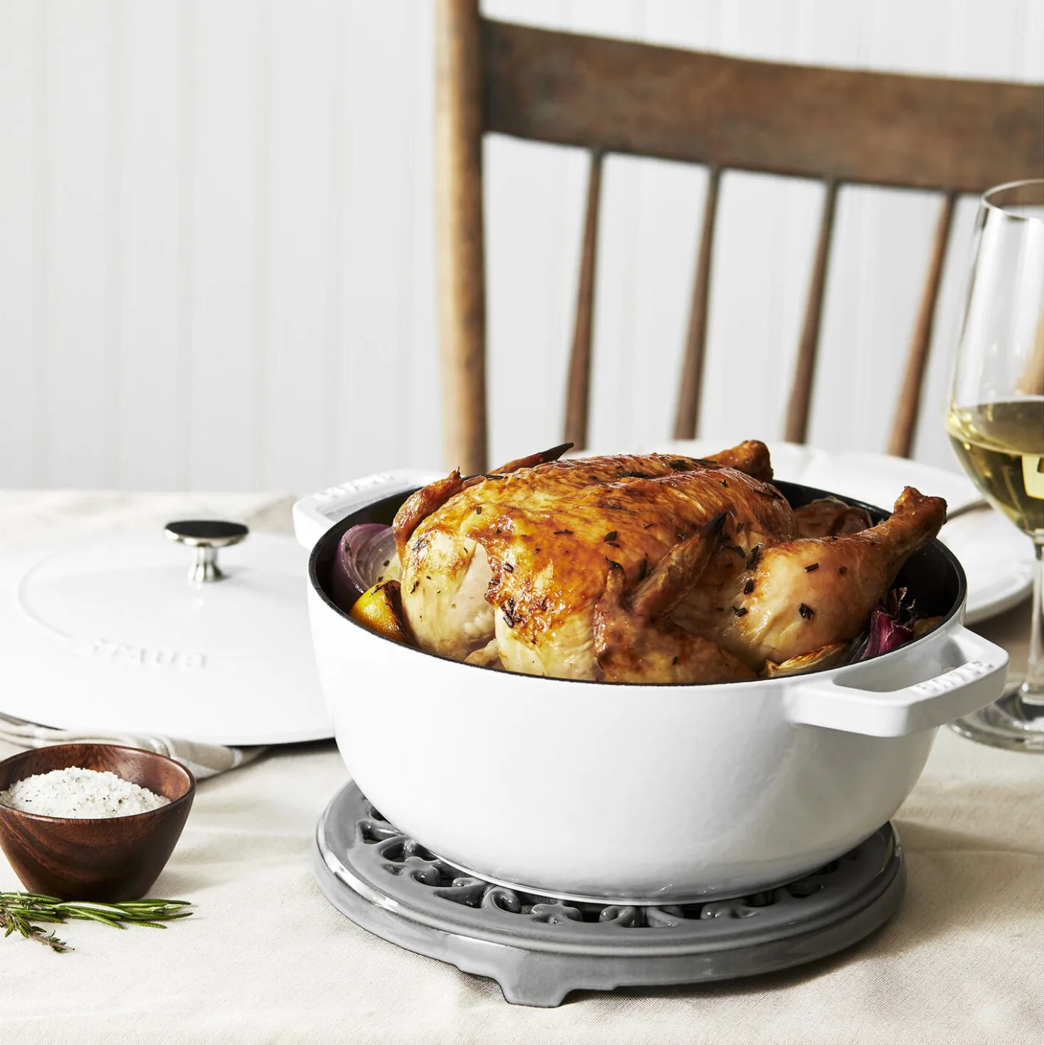 3.75 qt, Essential French Oven, pure-white