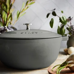 5.25 qt, Essential French Oven, graphite grey