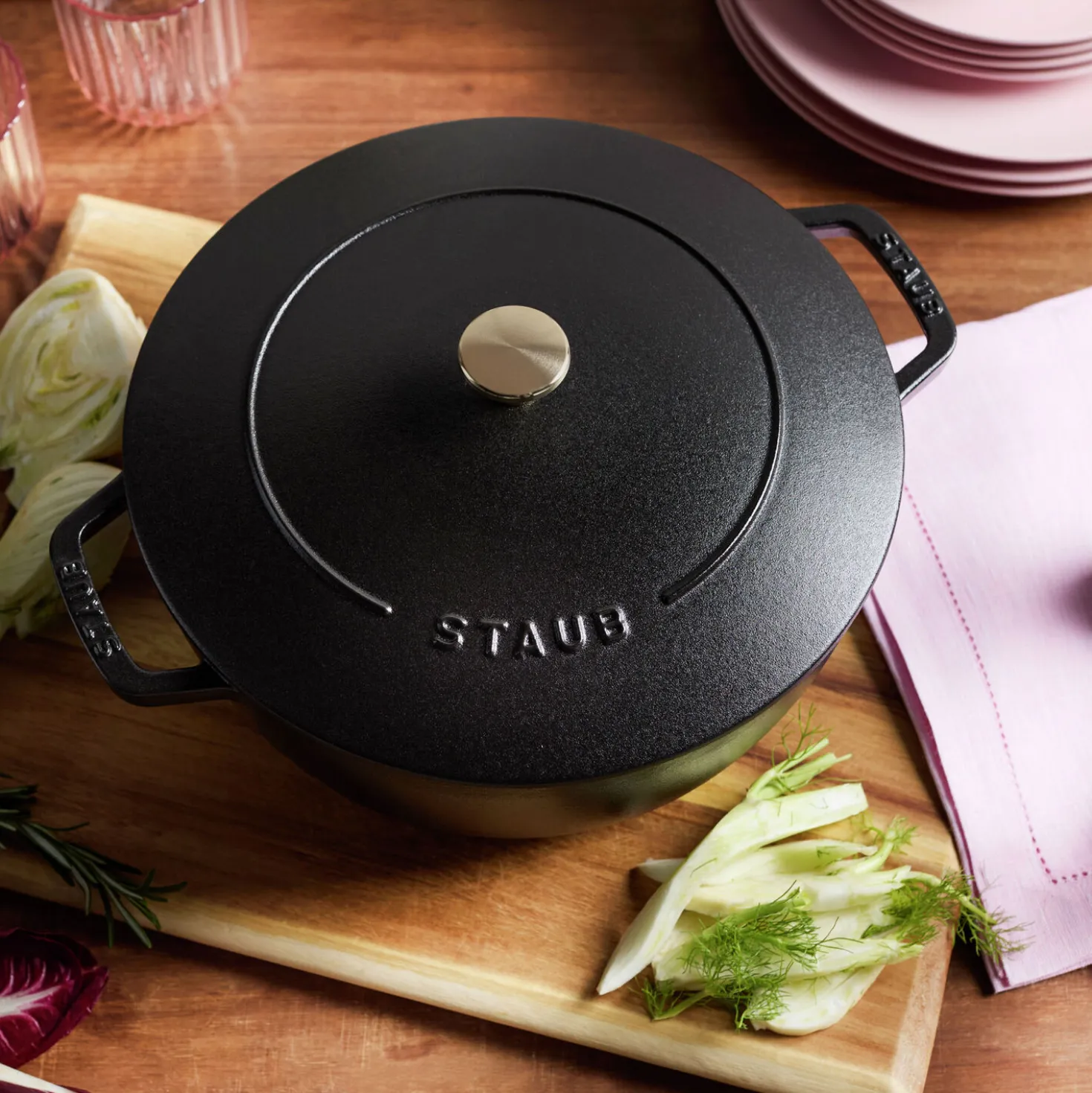 5.25 qt, Essential French Oven, black matte