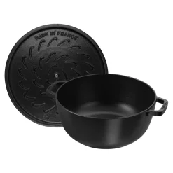 5.25 qt, Essential French Oven with Horse Lid, black matte