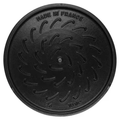 5.25 qt, Essential French Oven with Horse Lid, black matte