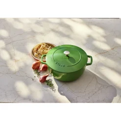 5.25 qt, Essential French Oven, pistachio