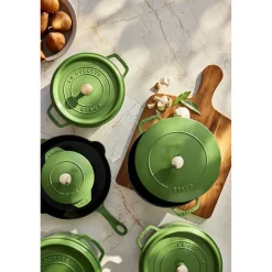 5.25 qt, Essential French Oven, pistachio