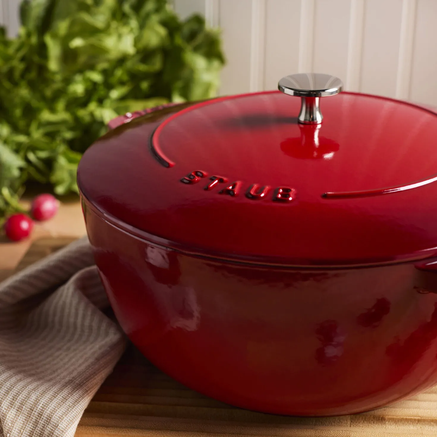 5.25 qt, Essential French Oven, cherry