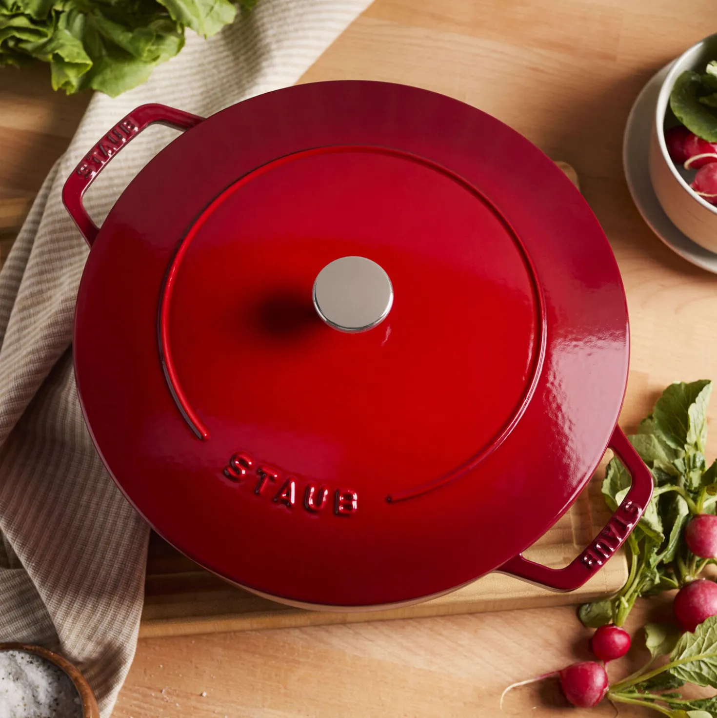 5.25 qt, Essential French Oven, cherry