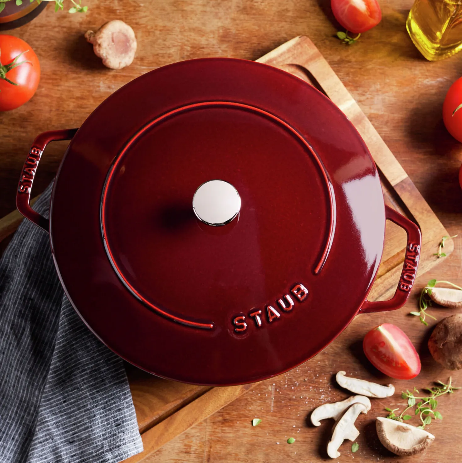 5.25 qt, Essential French Oven, grenadine