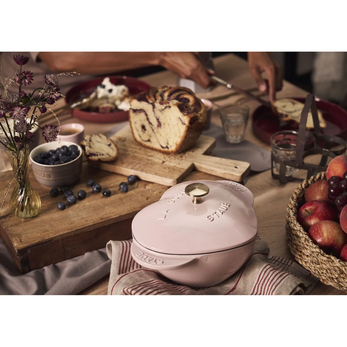 1.75 qt, Heart, Dutch Oven, Pink Peony