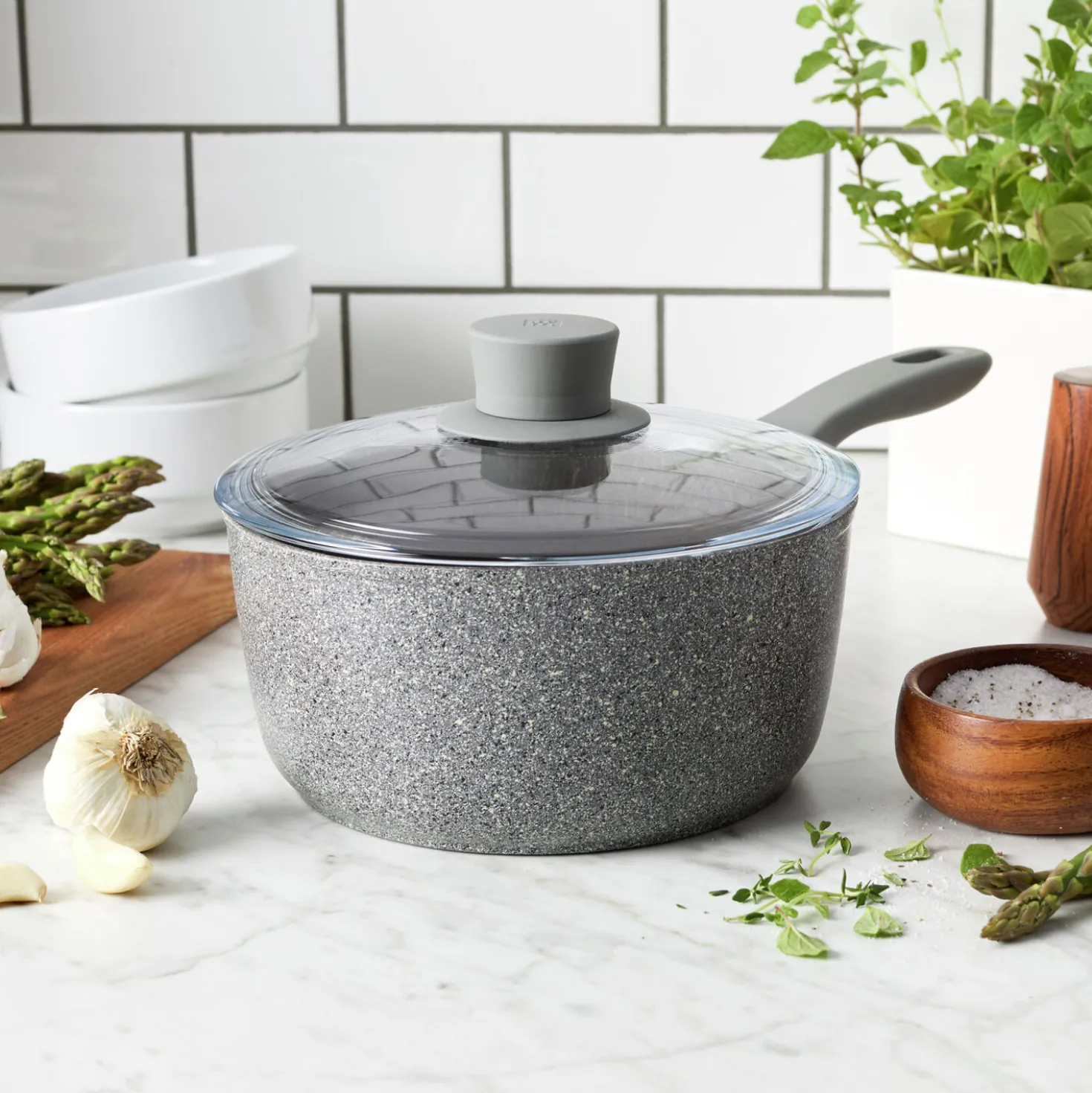 2.9 qt Nonstick Saucepan With Lid, Aluminum