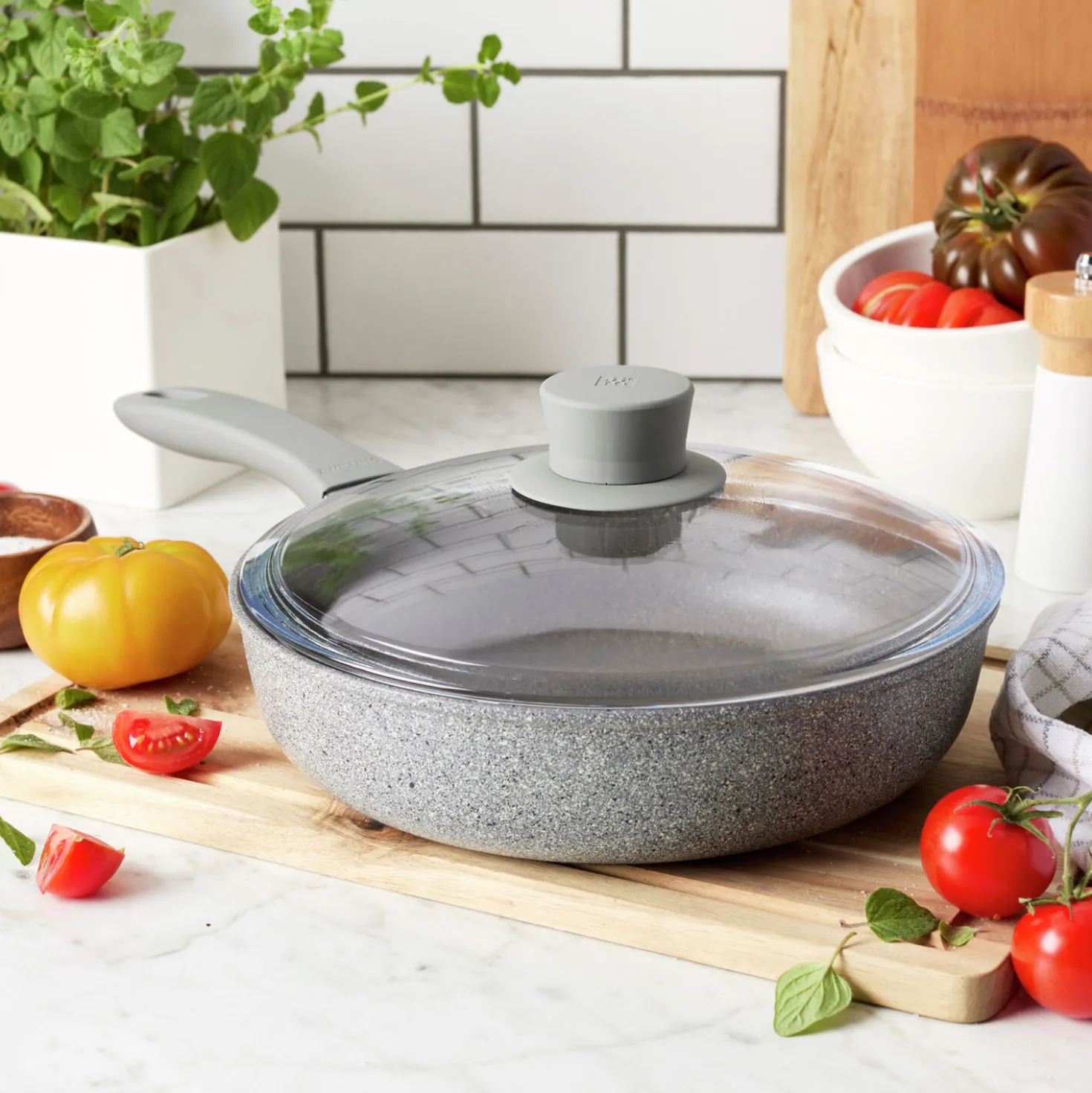 2.6 qt Nonstick Sauté Pan With Lid, Aluminum