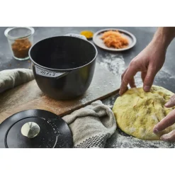 1.5 qt, Petite French Oven, black matte