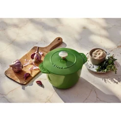 1.5 qt, Petite French Oven, pistachio
