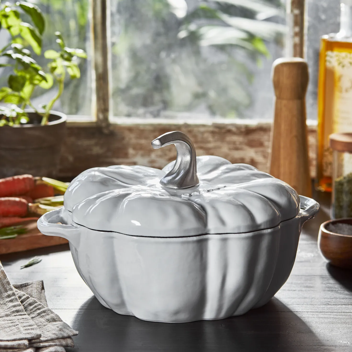 3.5 qt, Pumpkin, Dutch Oven With Stainless Steel Knob, Pure-white