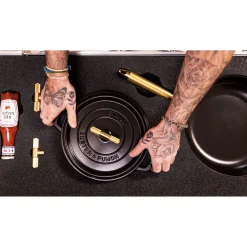 4 qt, Round, Dutch Oven Buster And Punch, Black Matte