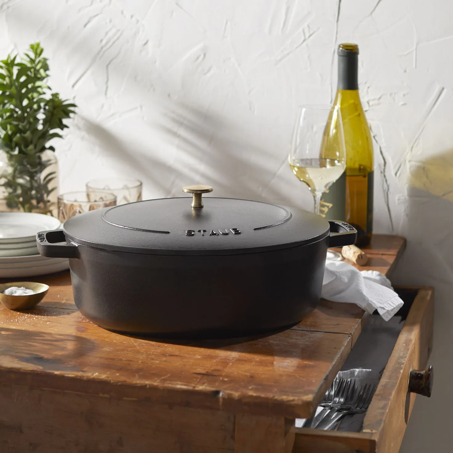 6.25 qt, Wide Oval Dutch Oven, black matte