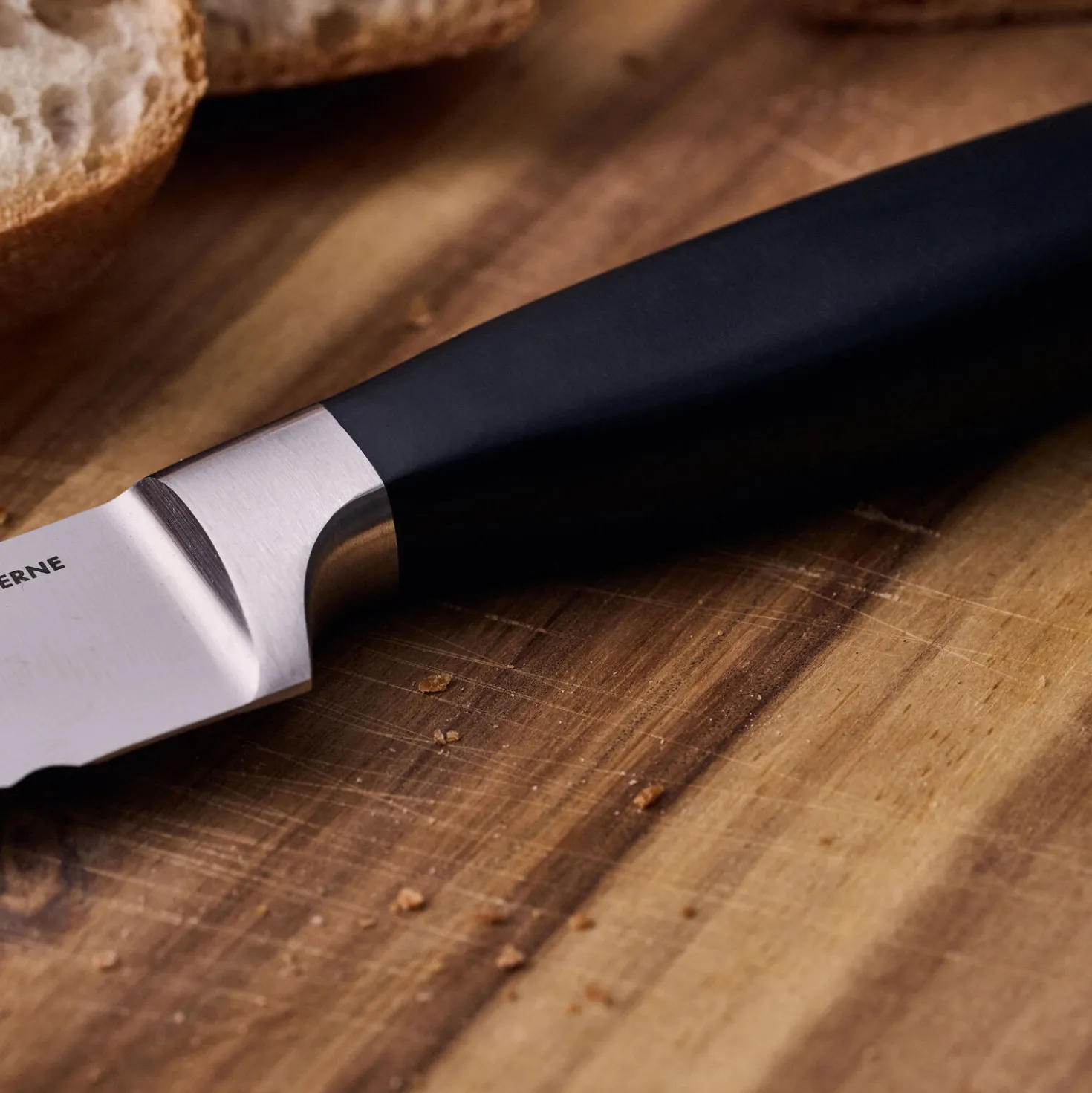 Bread knife 8 inch, serrated edge