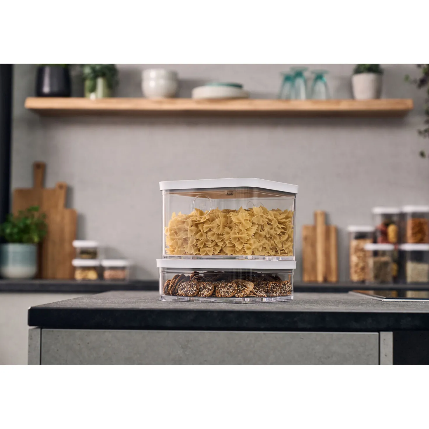 CUBE Container 2L / 21 cm, 4.2 Qt, Transparent-white