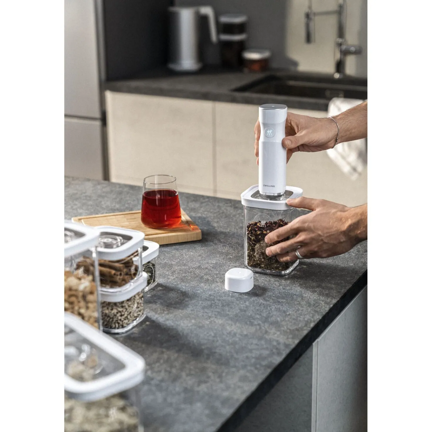 CUBE Container L / 21 cm, 1.75 Qt, Transparent-white