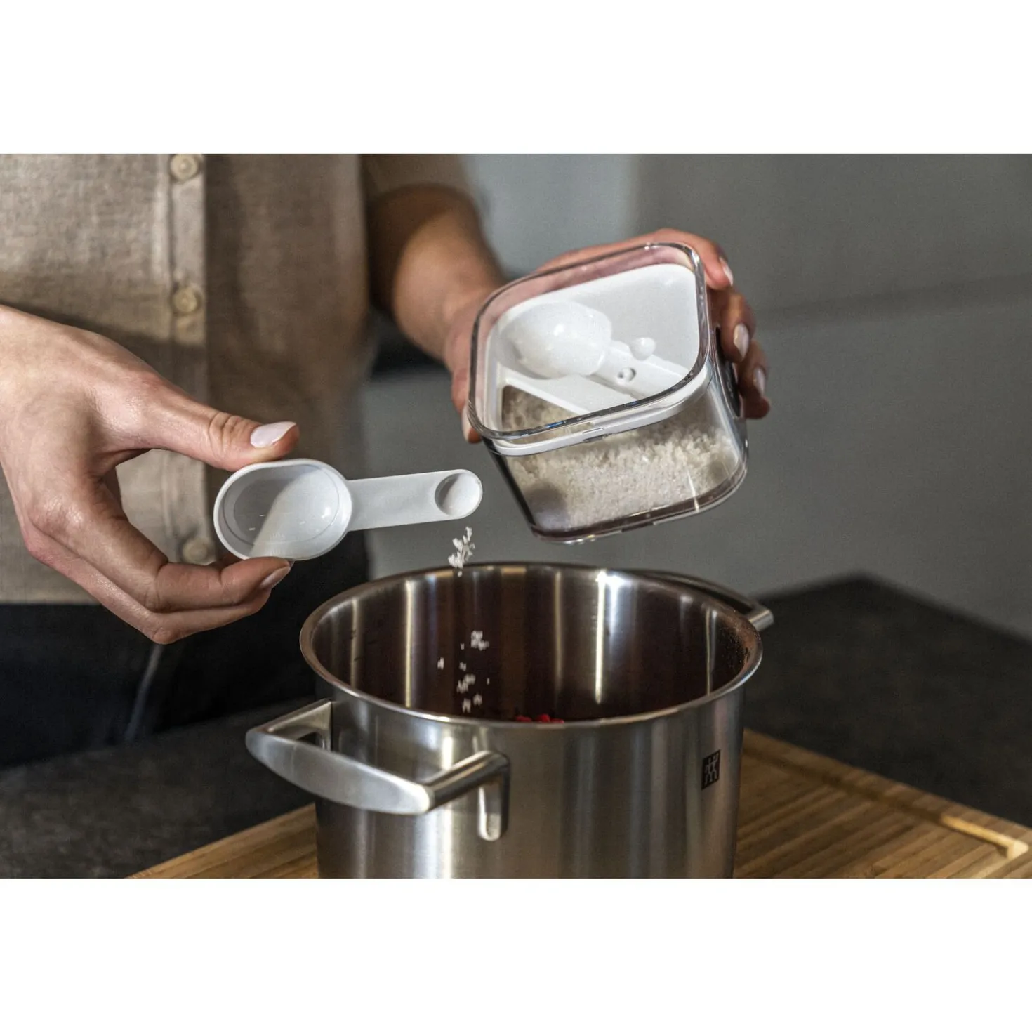 CUBE Insert with Measuring Spoon, S / 9 cm