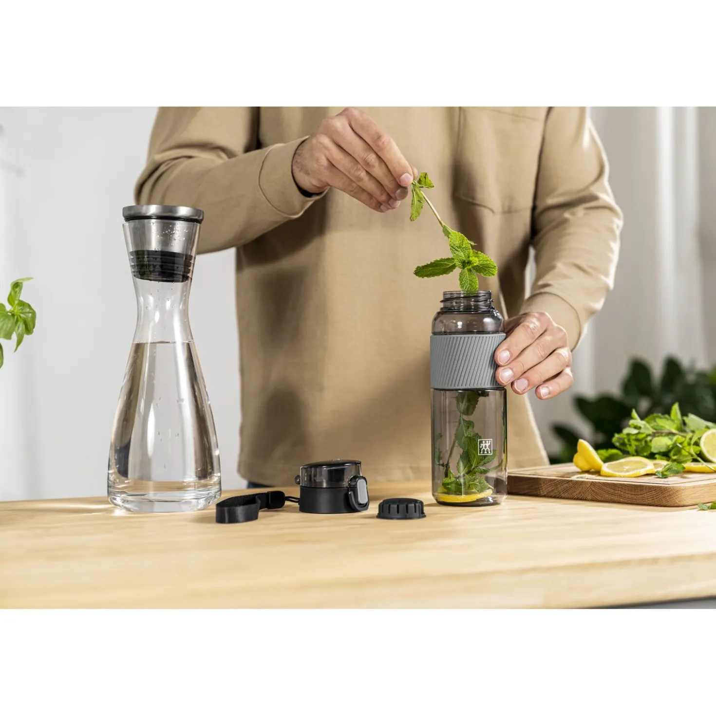 Drinking bottle, 680 ml, tritan, grey