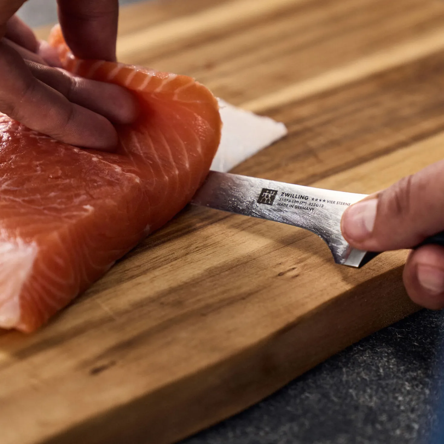 Filleting knife 7 inch