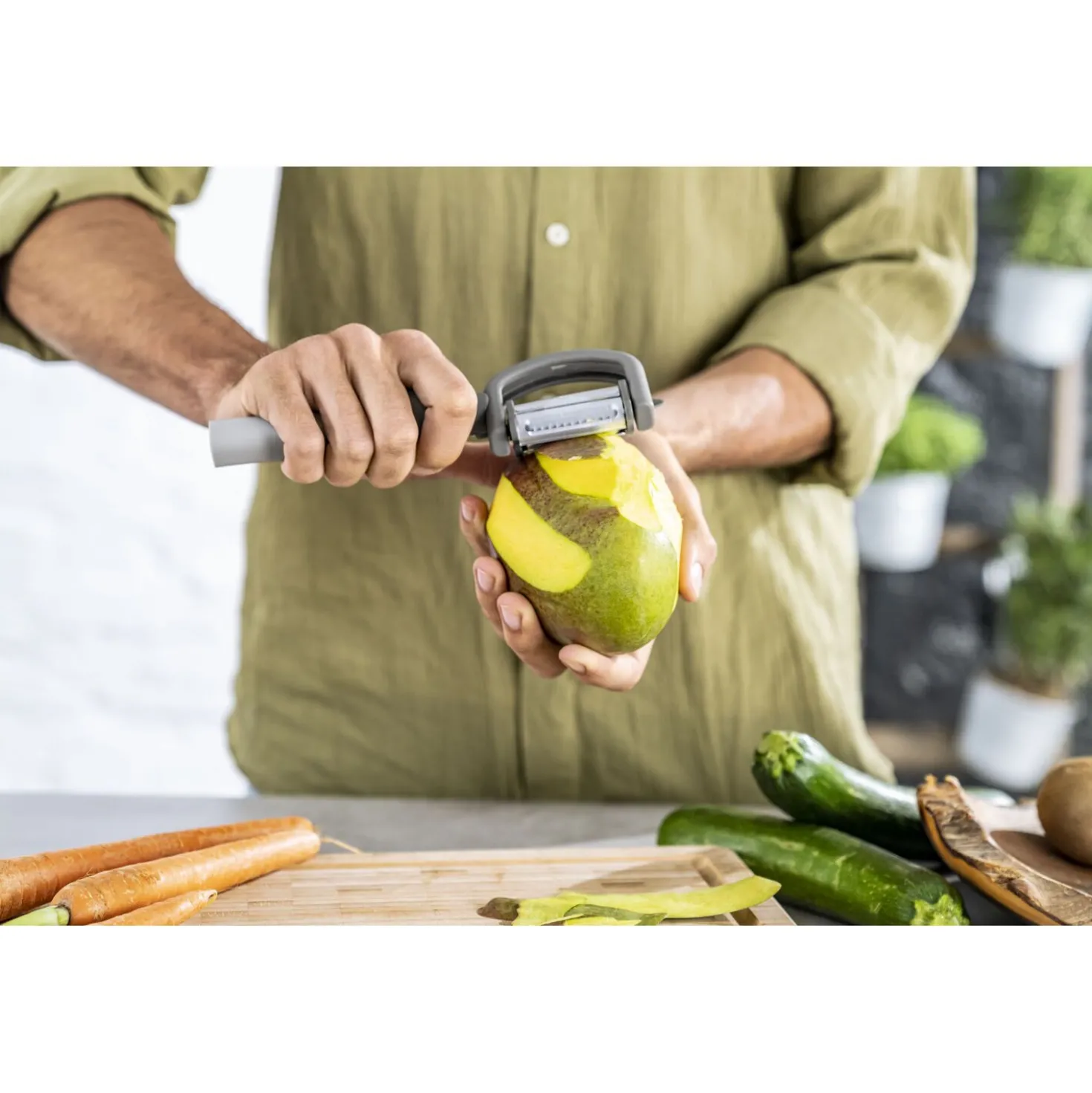 5-in-1 peeler, grey