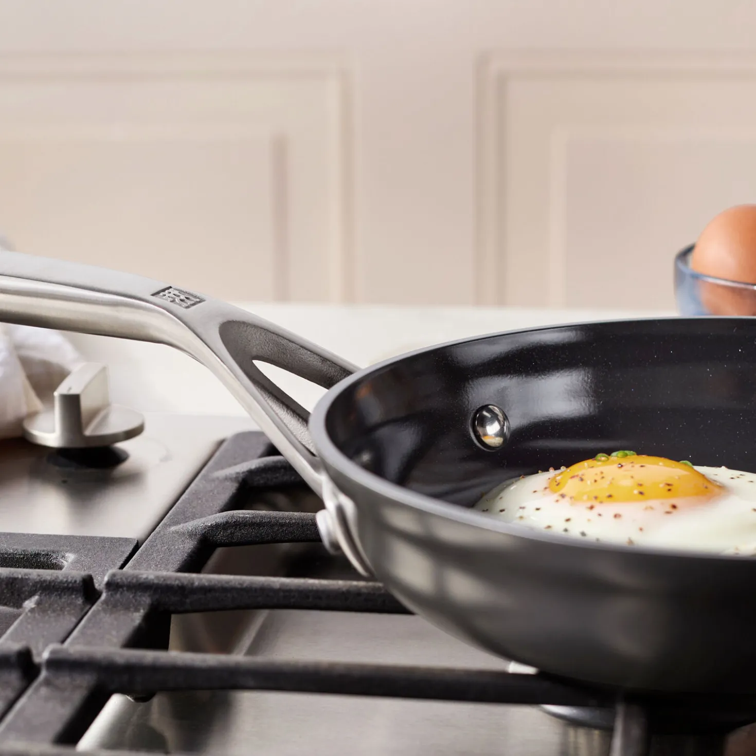 8-inch, Aluminum, Non-stick, Hard Anodized Fry Pan