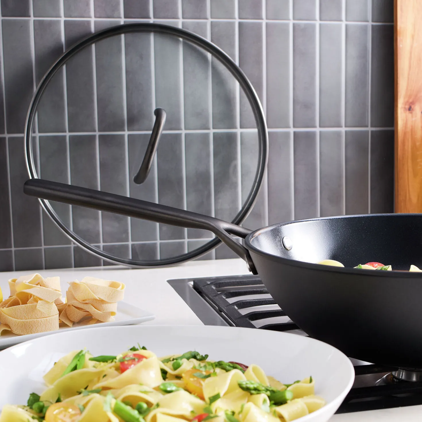 12-inch, Aluminum, Wok With Glass Lid, Black Matte