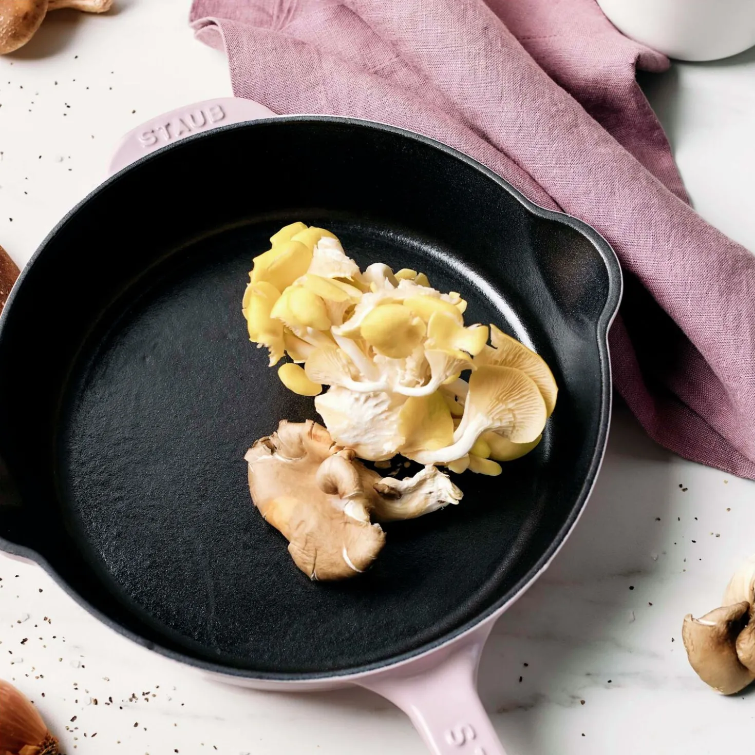 11-inch, Traditional Deep Skillet, Pink Peony