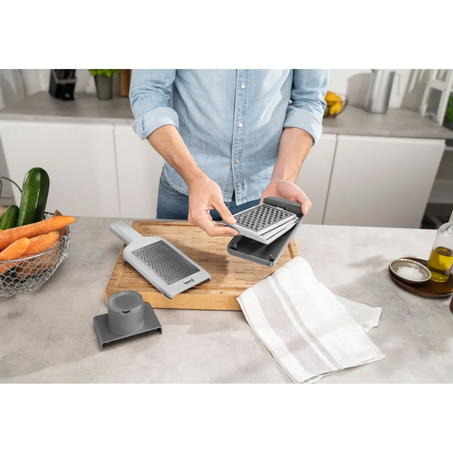 Multi grater/mandoline, grey