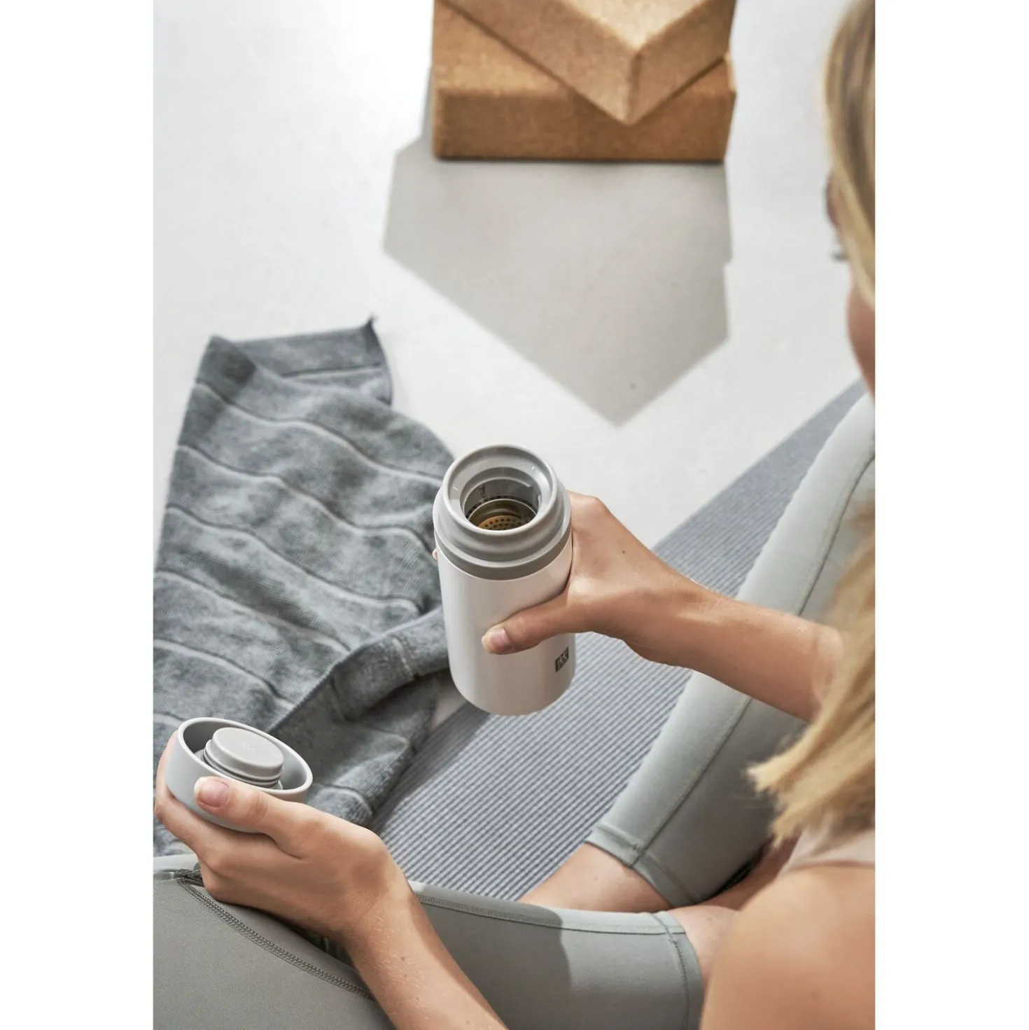 14.25-oz Tea & Fruit Infuser Bottle