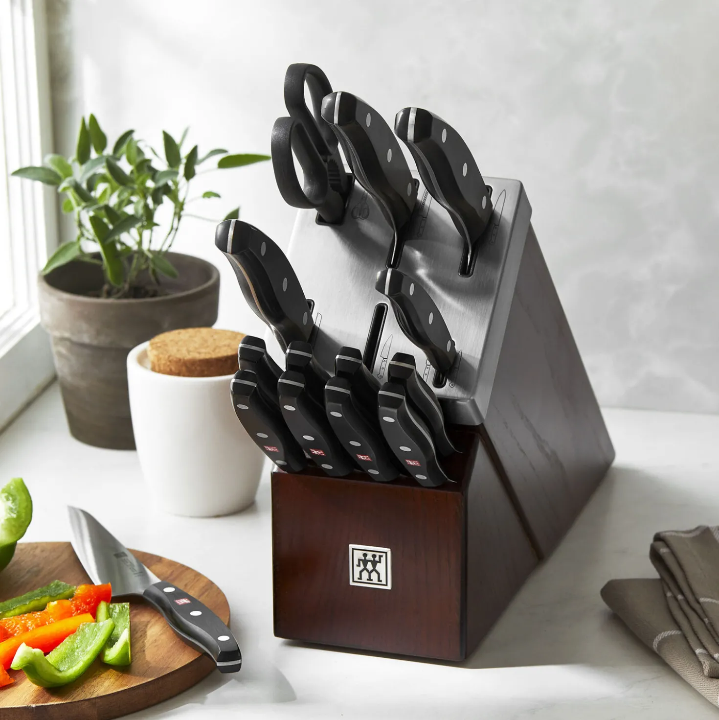 15-pc, Self Sharpening Knife block set, brown
