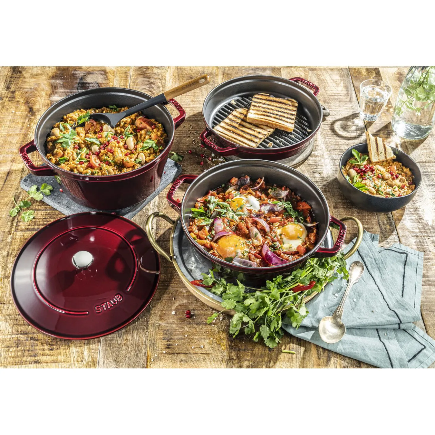 4-pc Stackable Set, Grenadine, Cast Iron