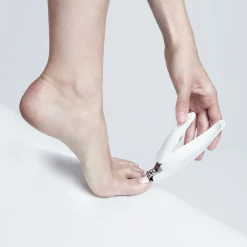 Pedicure nail clippers with nail catch, stainless steel | white