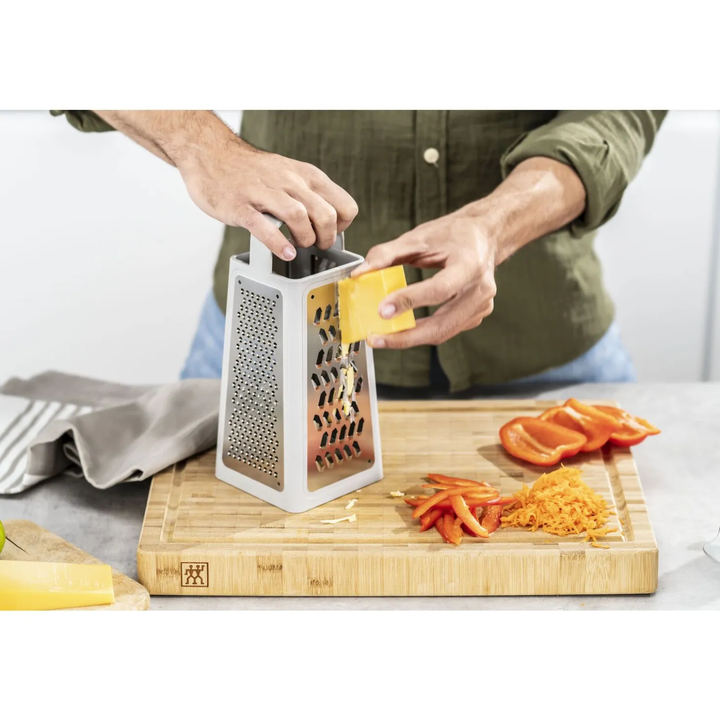 Tower/box grater, grey