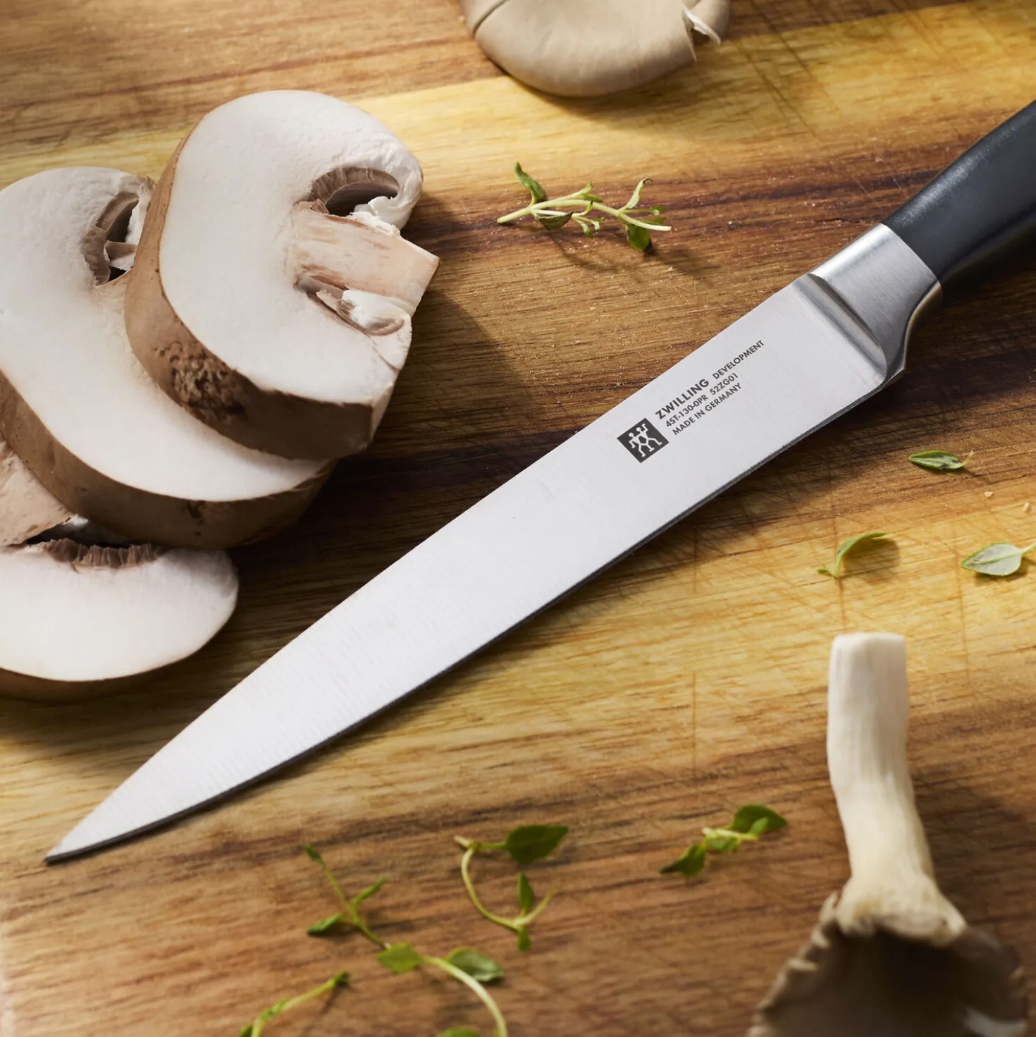 Utility Knife 5 inch, fine edge