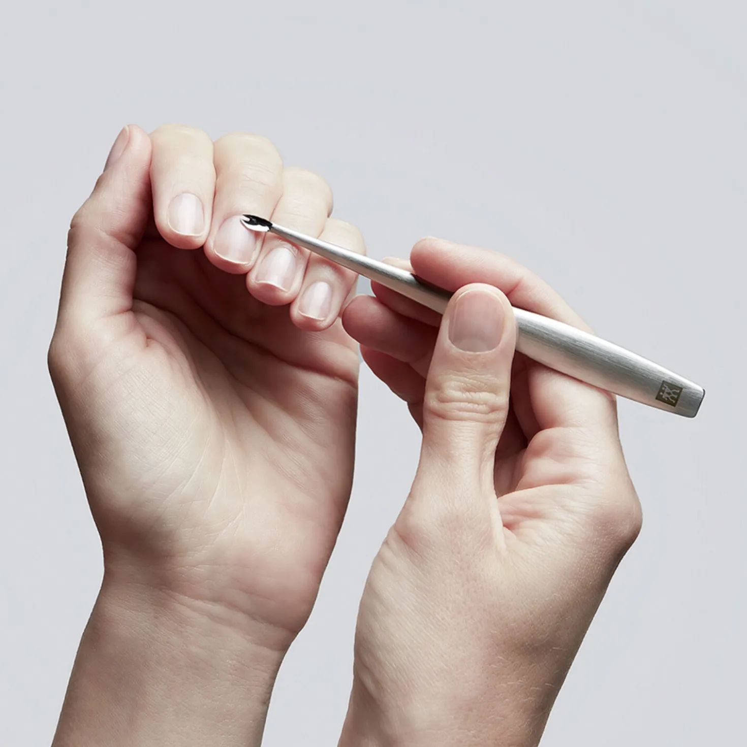 V-cuticle Knife - Matt Stainless Steel